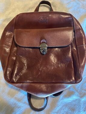 MODI Brown Leather Backpack with Front Flap and Turn-Lock Closure